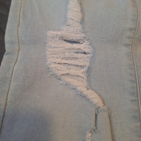 Old Navy Light Blue Distressed Skinny Jeans - Picture 5 of 12